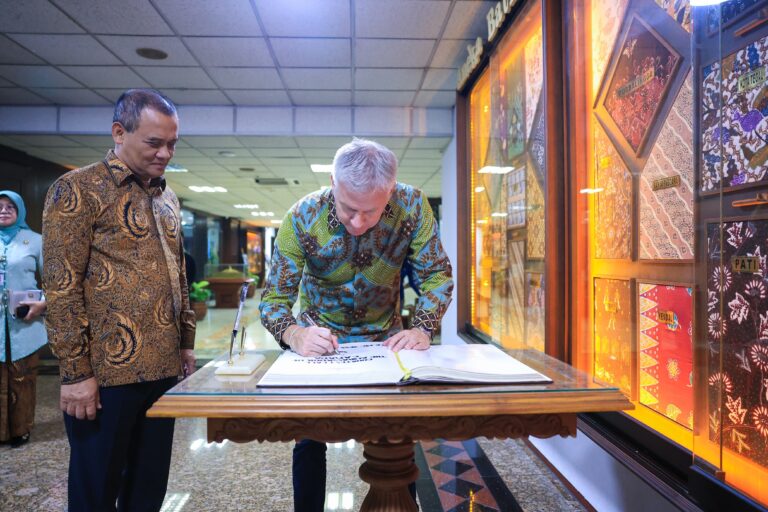 Gubernur Jawa Tengah dan Duta Besar Kanada